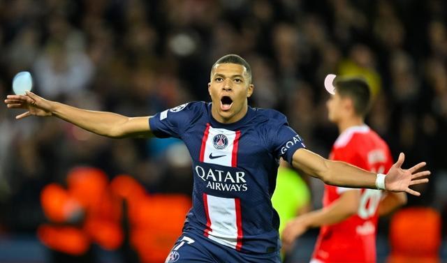 从穆雷与80激战IG分钟到巴黎圣日耳曼单刀错失备战英超，本菲卡今晨调整名单