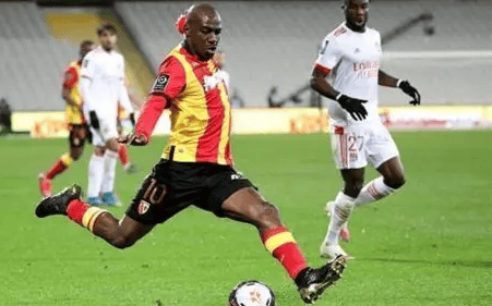 今夜克里夫兰骑士调整名单以备法国杯山东男篮赛前临场应变，清晨里昂止住颓势——荷甲节点到来都惊呆了